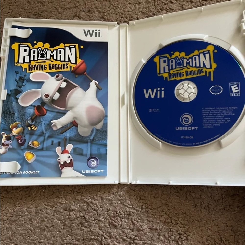Wii Raving Rabbids Game Bundle - Picture 4 of 7